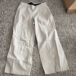 Old Navy Women’s High-Rise Pixie Wide Leg Comfort Waistband Pants